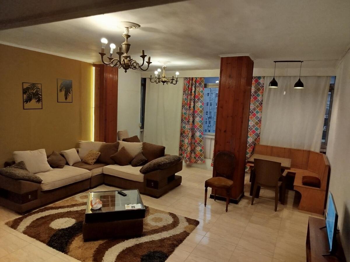 Entire Resident At Center Apartment *