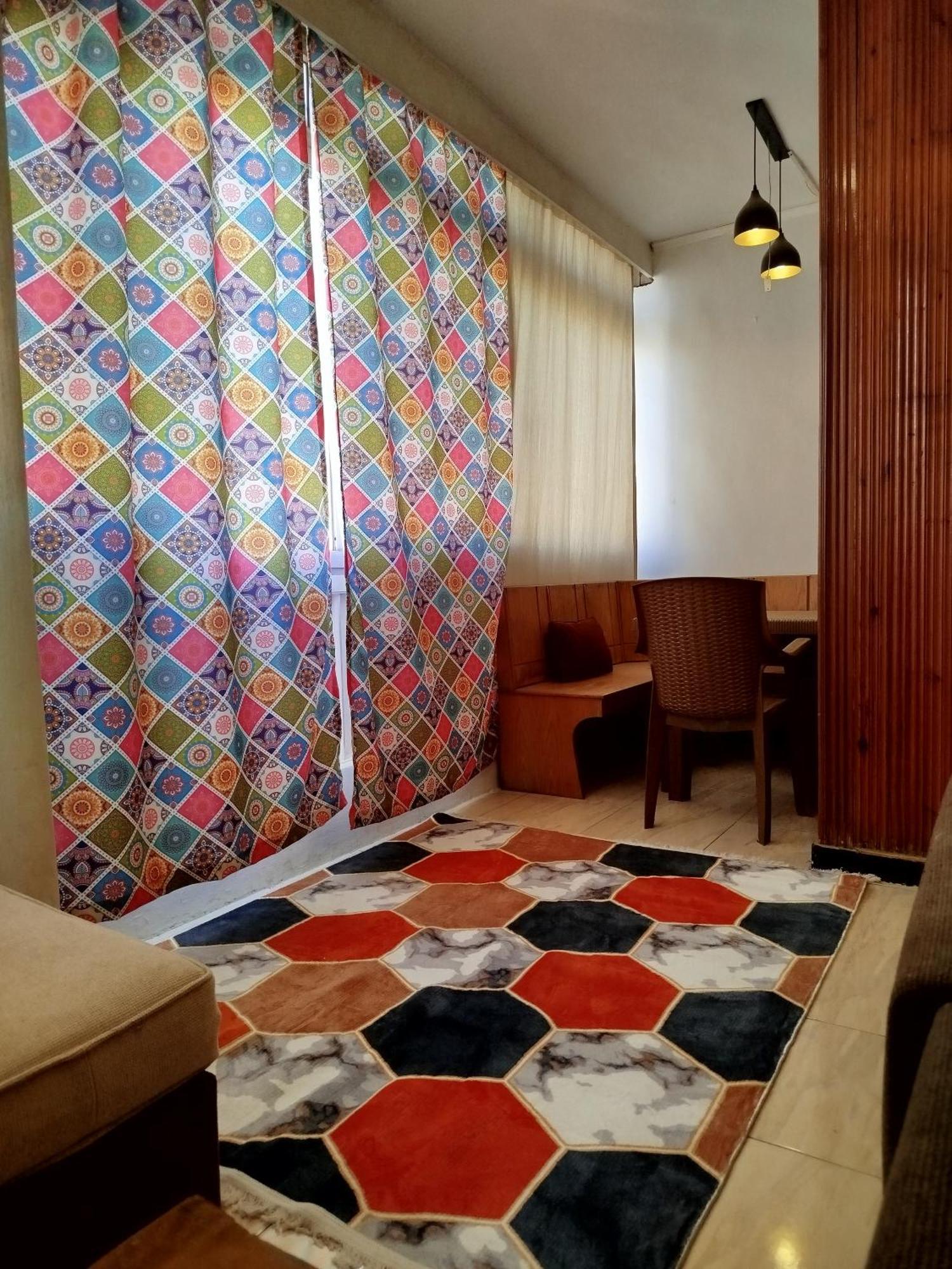 Entire Resident At Center Apartment *
